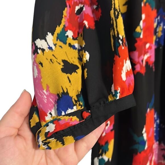 Floral Blouse Woman's Size Medium Violet + Claire Black Colorful V-Neck Shirt - Picture 5 of 7